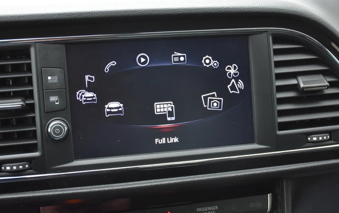 Seat Leon cena 59900 przebieg: 117000, rok produkcji 2018 z Błażowa małe 277